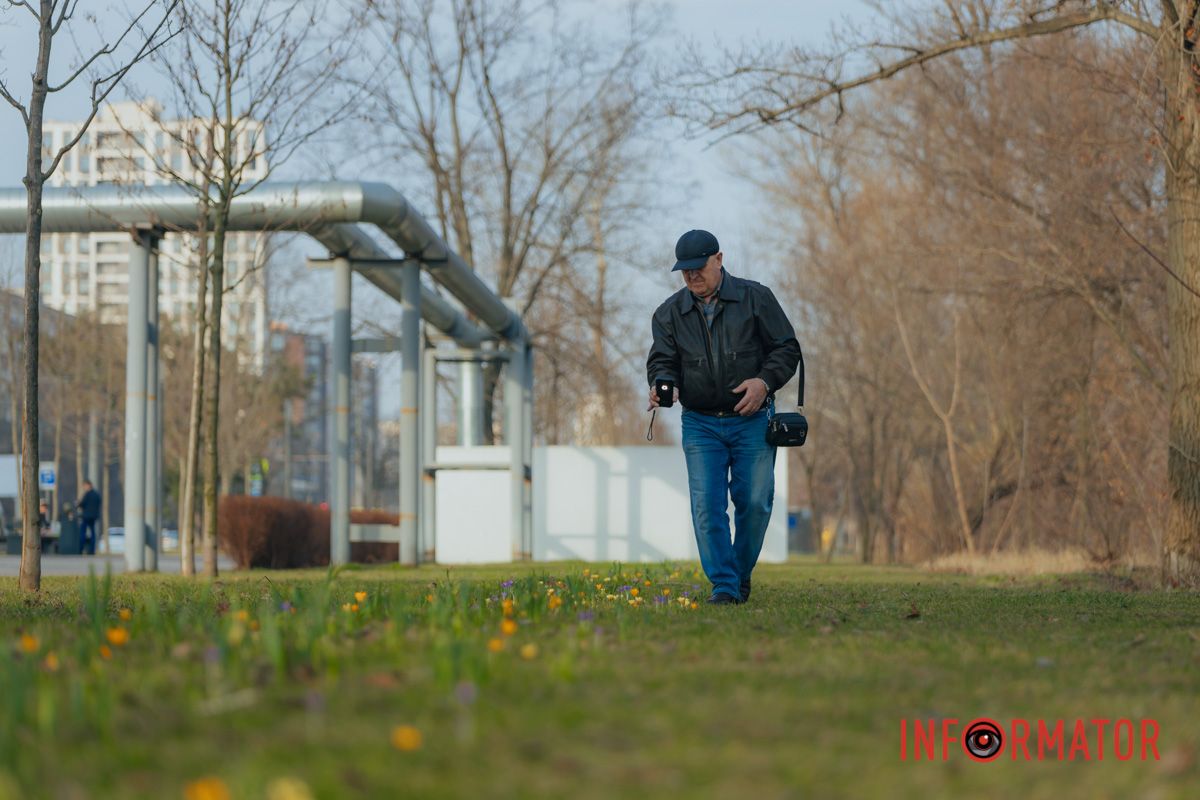 Яскраві квіти привертали увагу людей