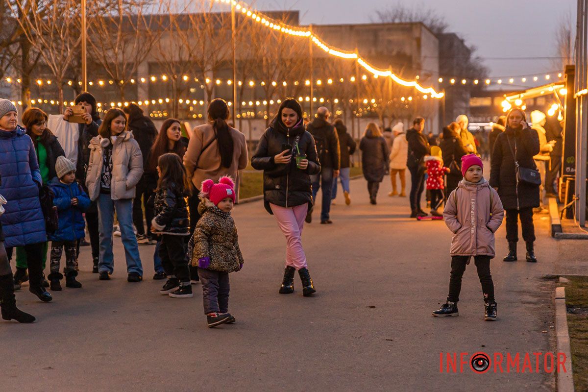 Захід сонця та ліхтарики Захід сонця та ліхтарики