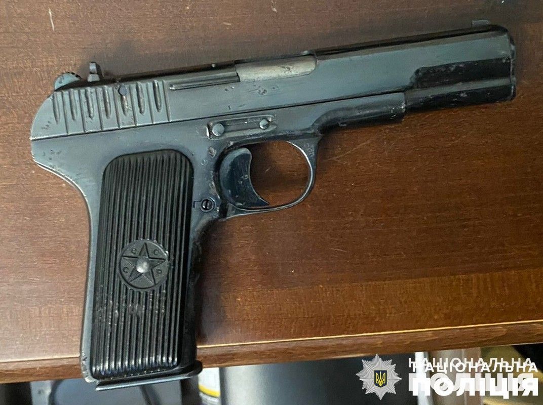 У Полтавській області затримали організатора та членів угруповання, які готувались вбити начальника одного з районних управлінь в Дніпропетровській області та депутата Полтавської обласної ради У Полтавській області затримали організатора та членів угруповання, які готувались вбити начальника одного з районних управлінь в Дніпропетровській області та депутата Полтавської обласної ради