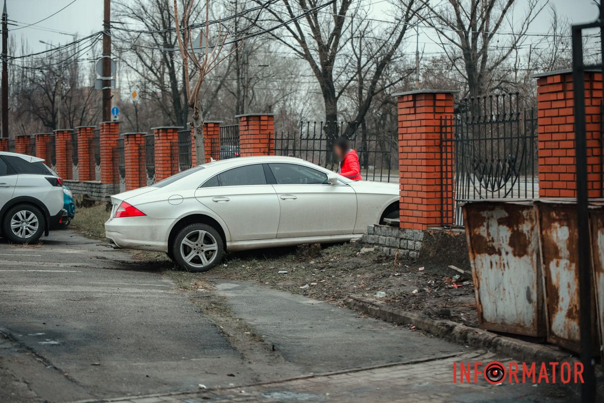 По словам женщины, представившейся водительницей машины, обошлось без пострадавших