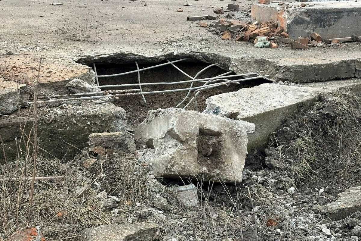 Повреждены три частных дома Повреждены три частных дома