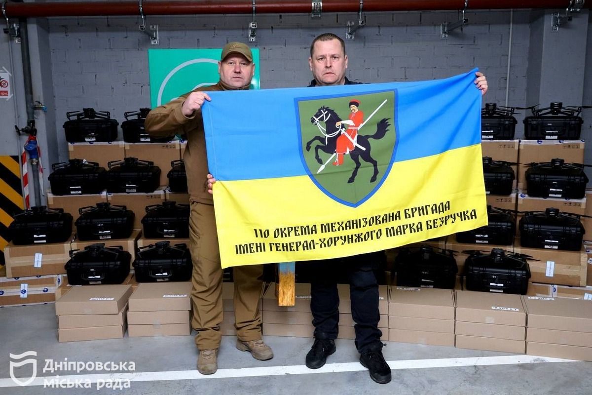 Філатов показав чергову велику партію техніки для військових від Дніпра Філатов показав чергову велику партію техніки для військових від Дніпра