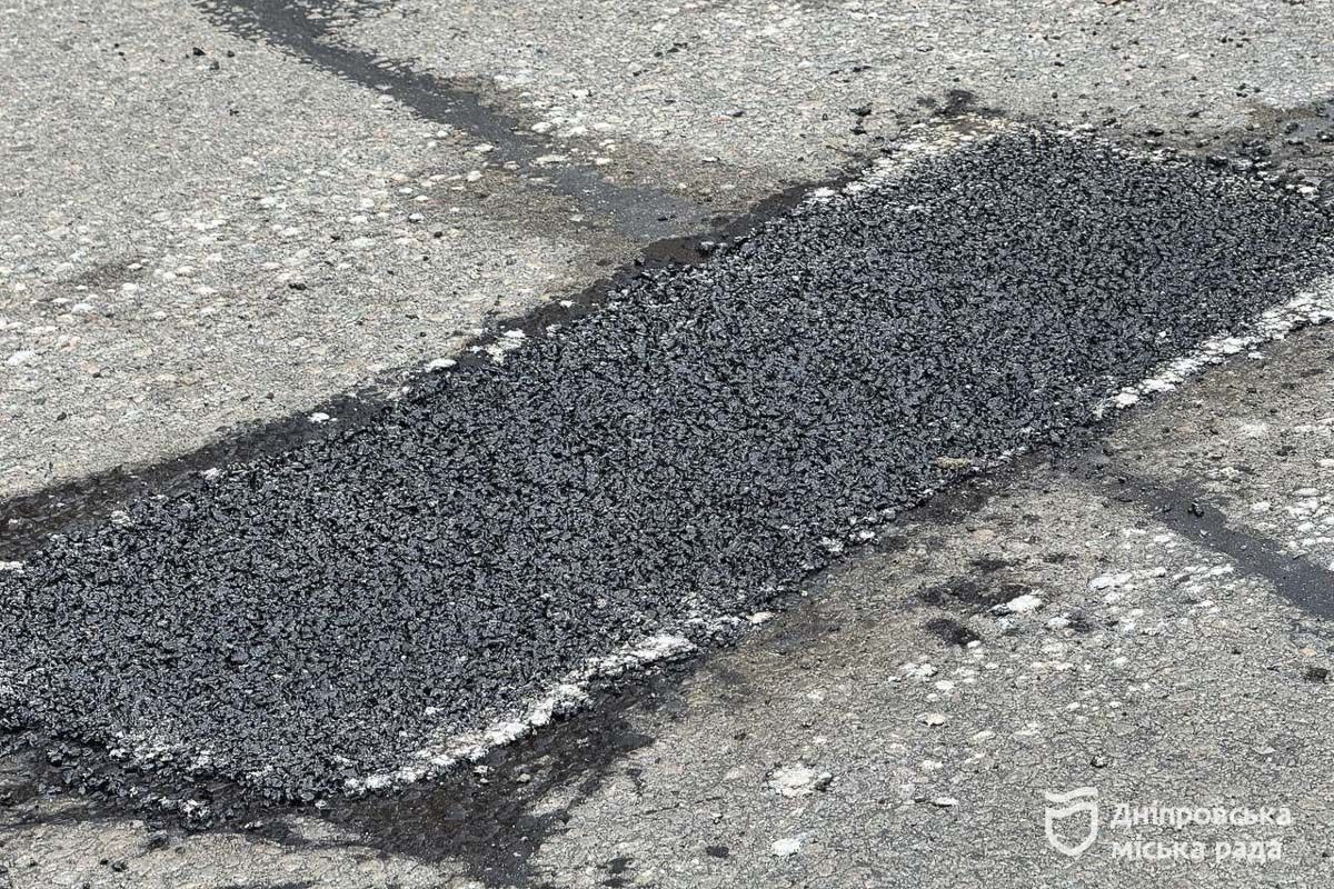 У 2024 році методом холодного асфальтування планують вкласти 4 тисячі квадратних метрів асфальту