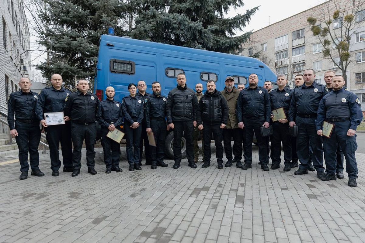 Клименко вручил награды полицейским из разных подразделений