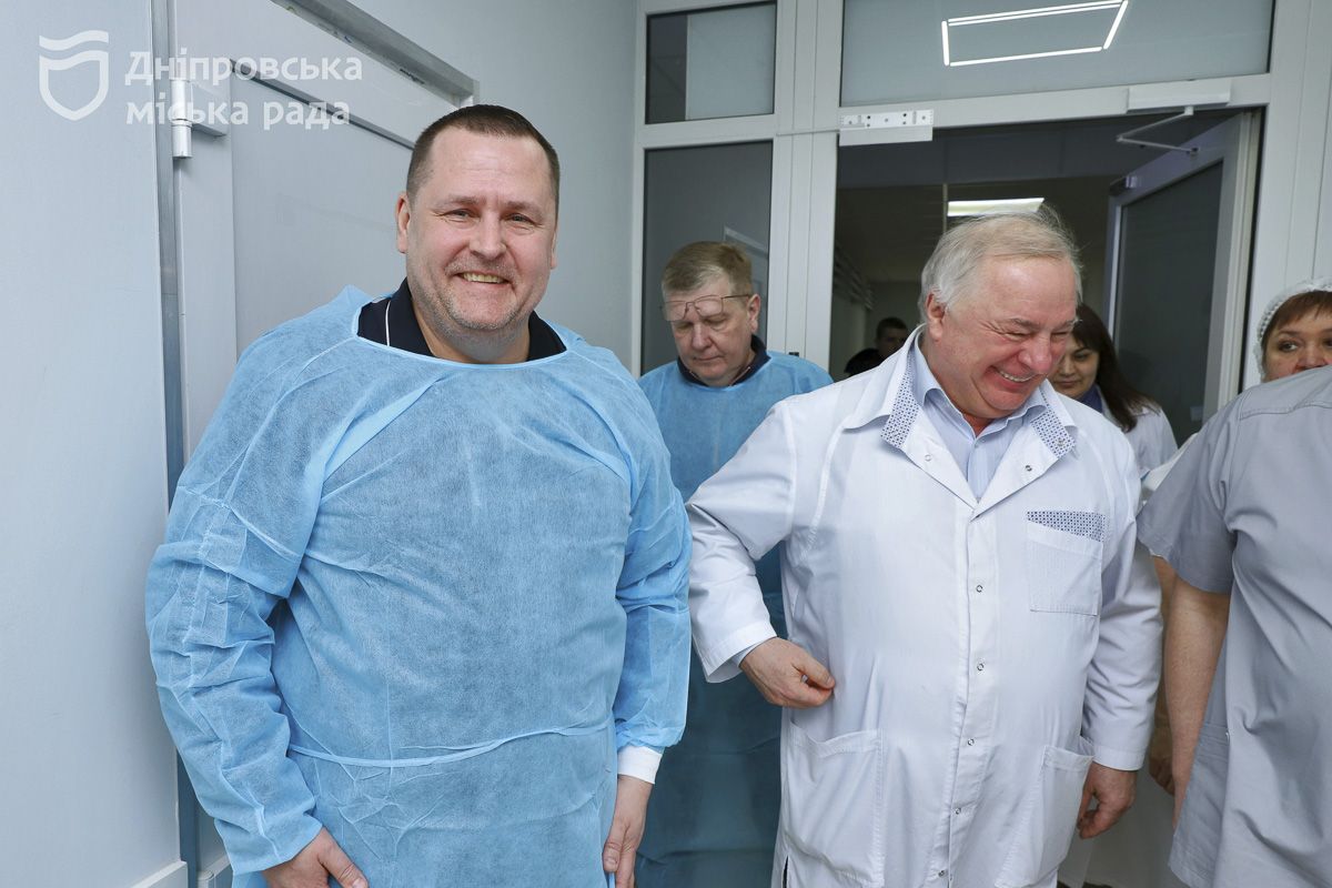 Лишь через два месяца врачи уже прооперировали около полусотни пациентов