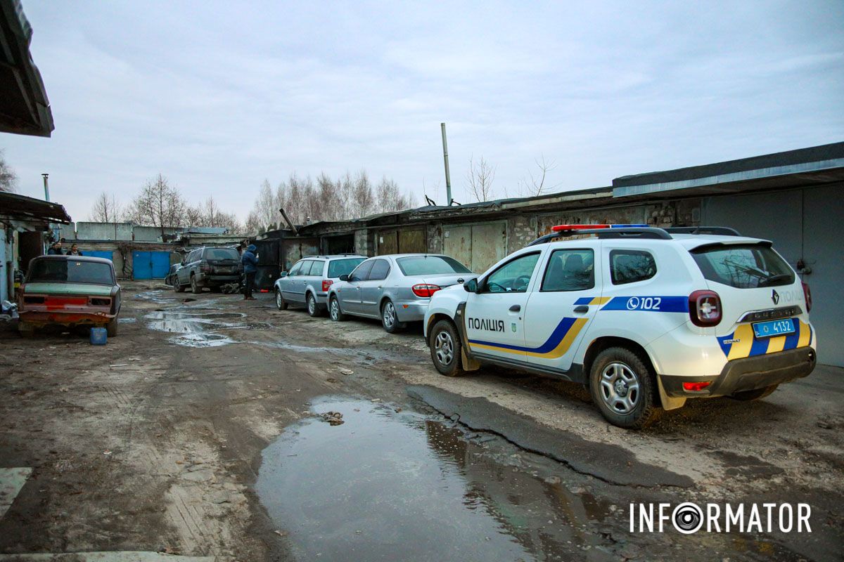 На месте происшествия работают полицейские