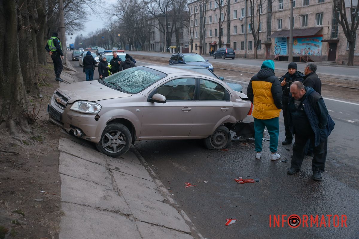 На перехресті проспекту Івана Мазепи та вулиці Авіаційної сталася аварія