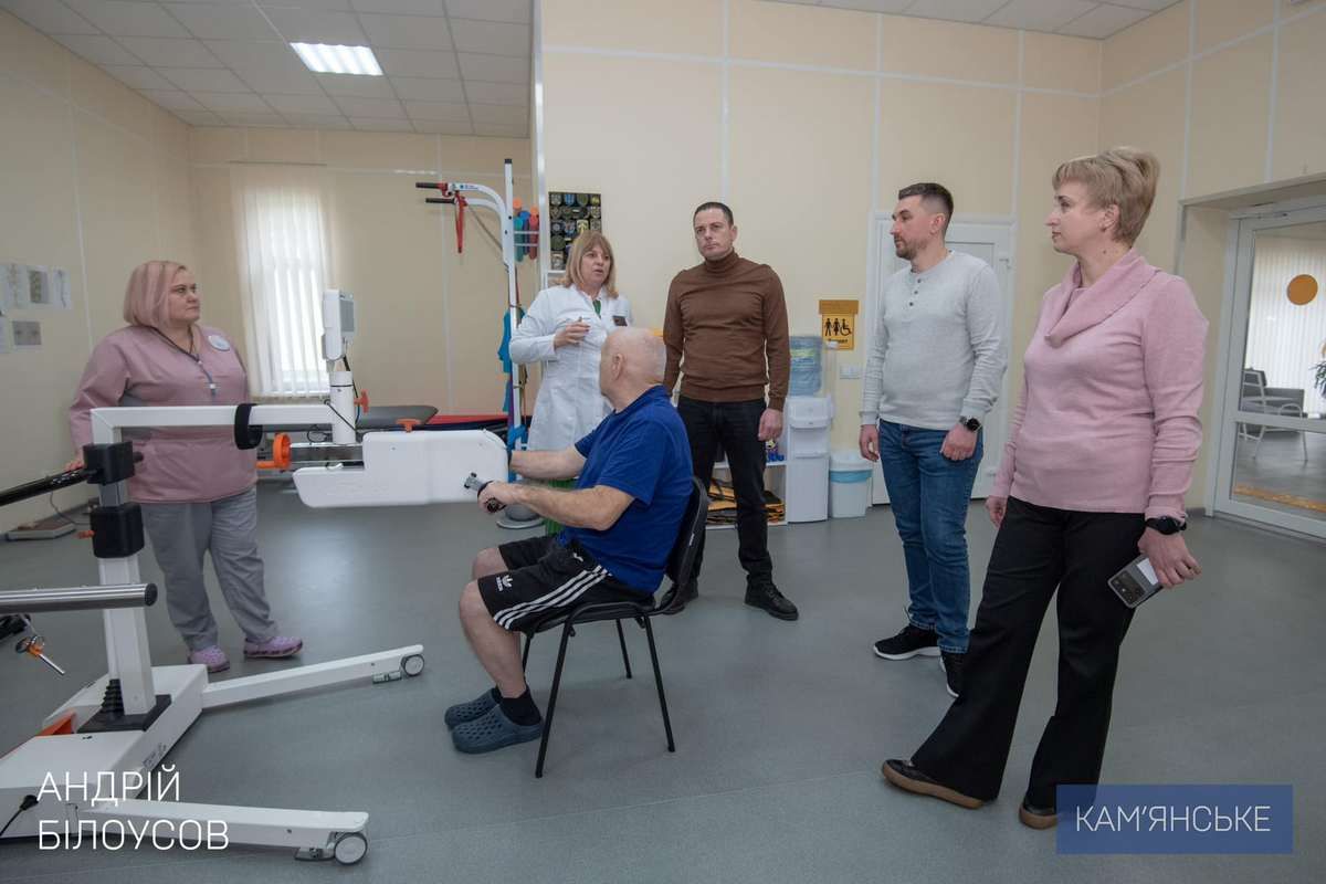 Міський голова Кам'янського відвідав захисників у Центрі реабілітації