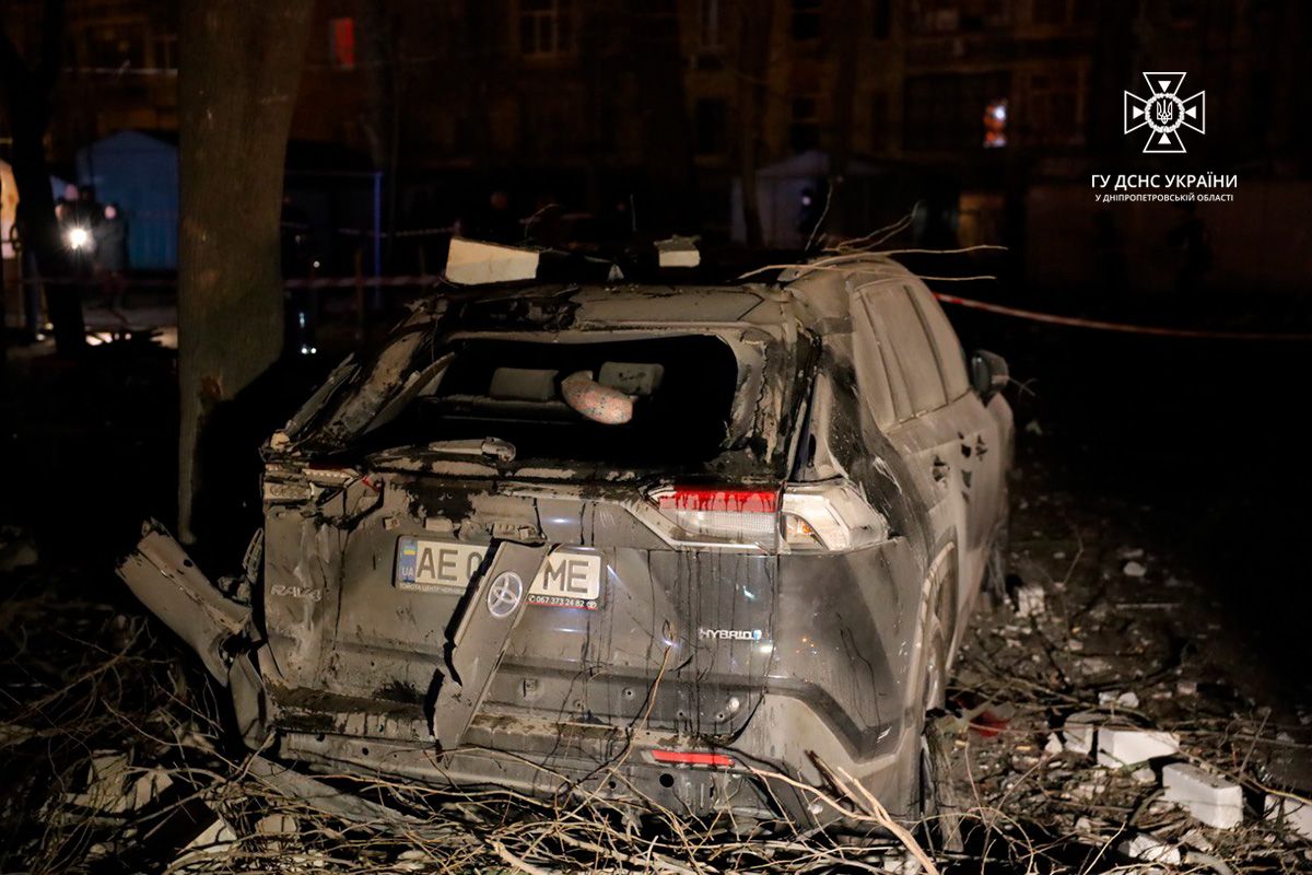 Пошкоджено 5 транспортних засобів Пошкоджено 5 транспортних засобів