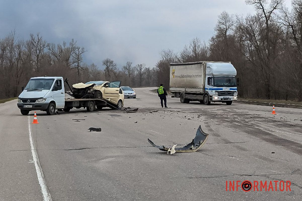 На дорозі залишається багато уламків