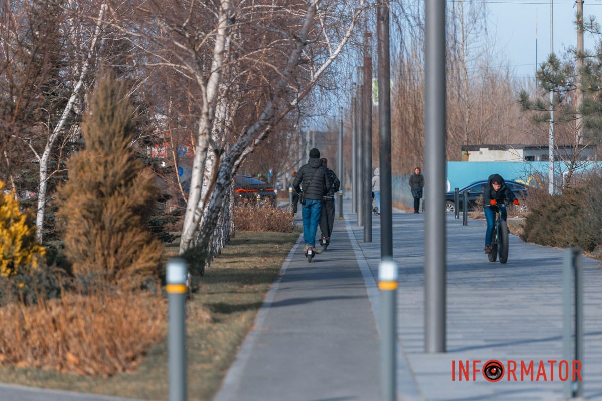 А також можна заїхати на Монастирський острів