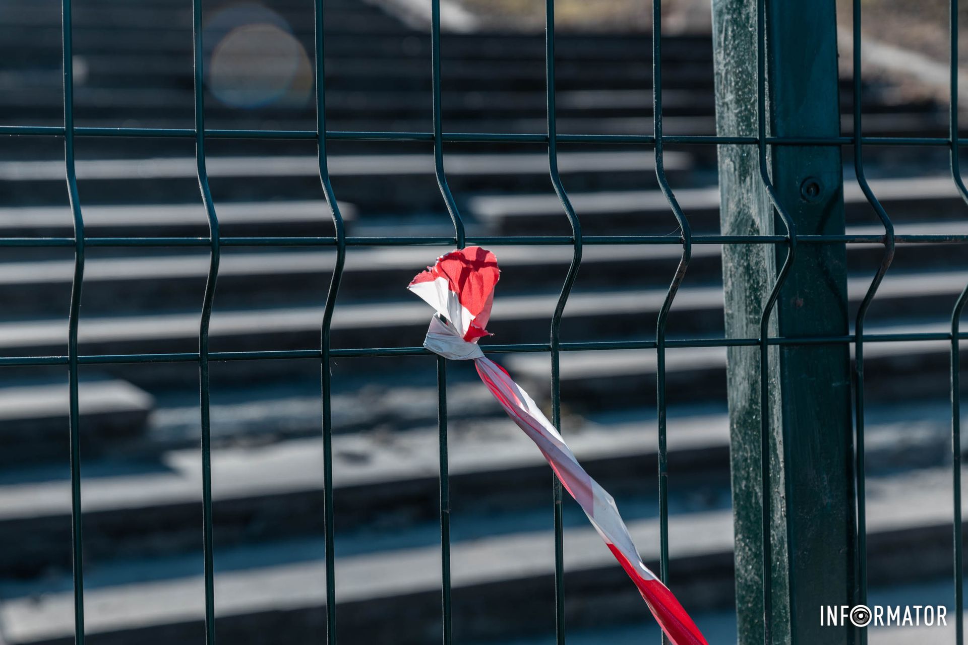 Здесь можно было упасть Здесь можно было упасть