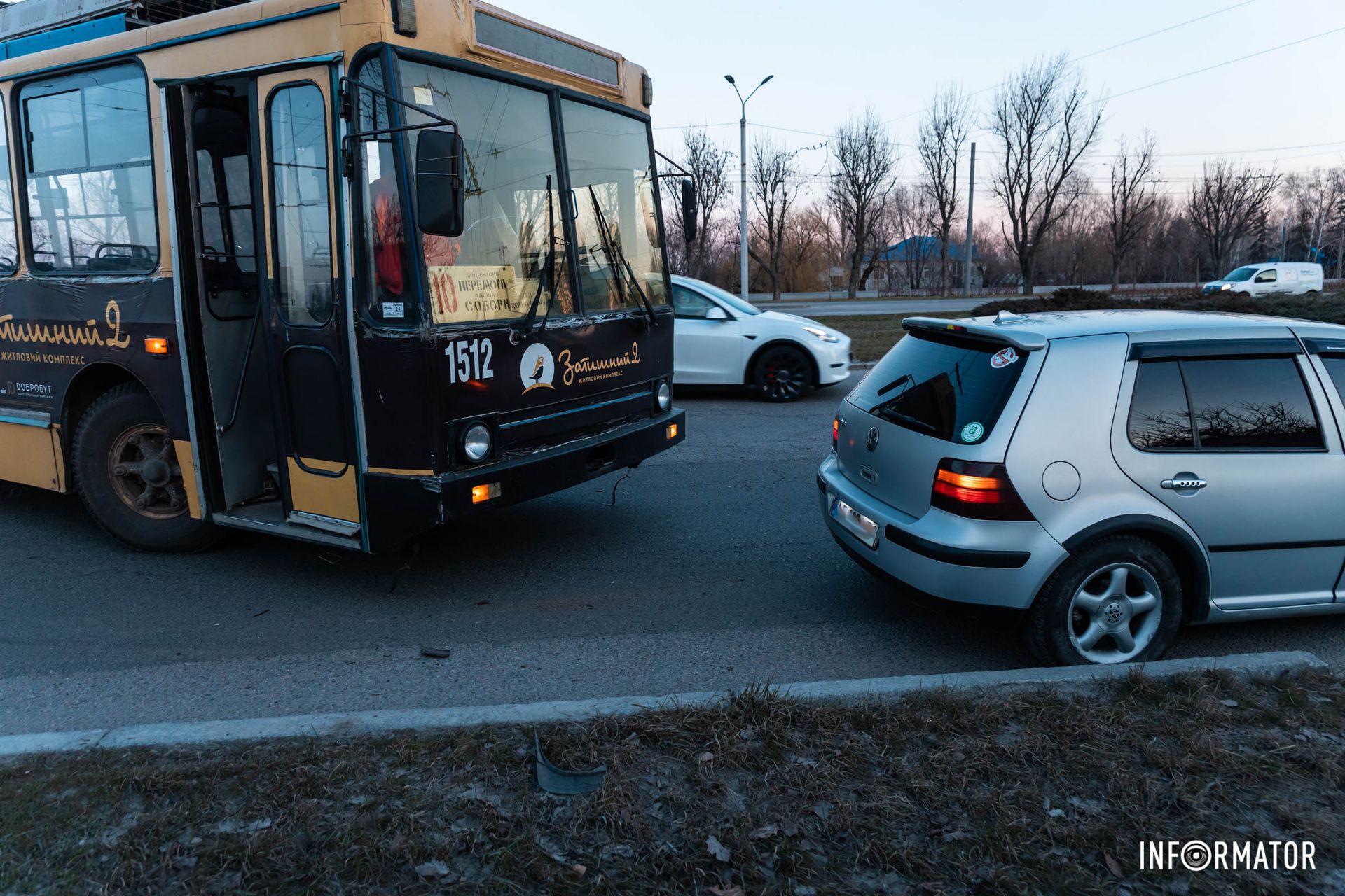 Станом на 17:20 очікують на патрульну поліцію. Станом на 17:20 очікують на патрульну поліцію.