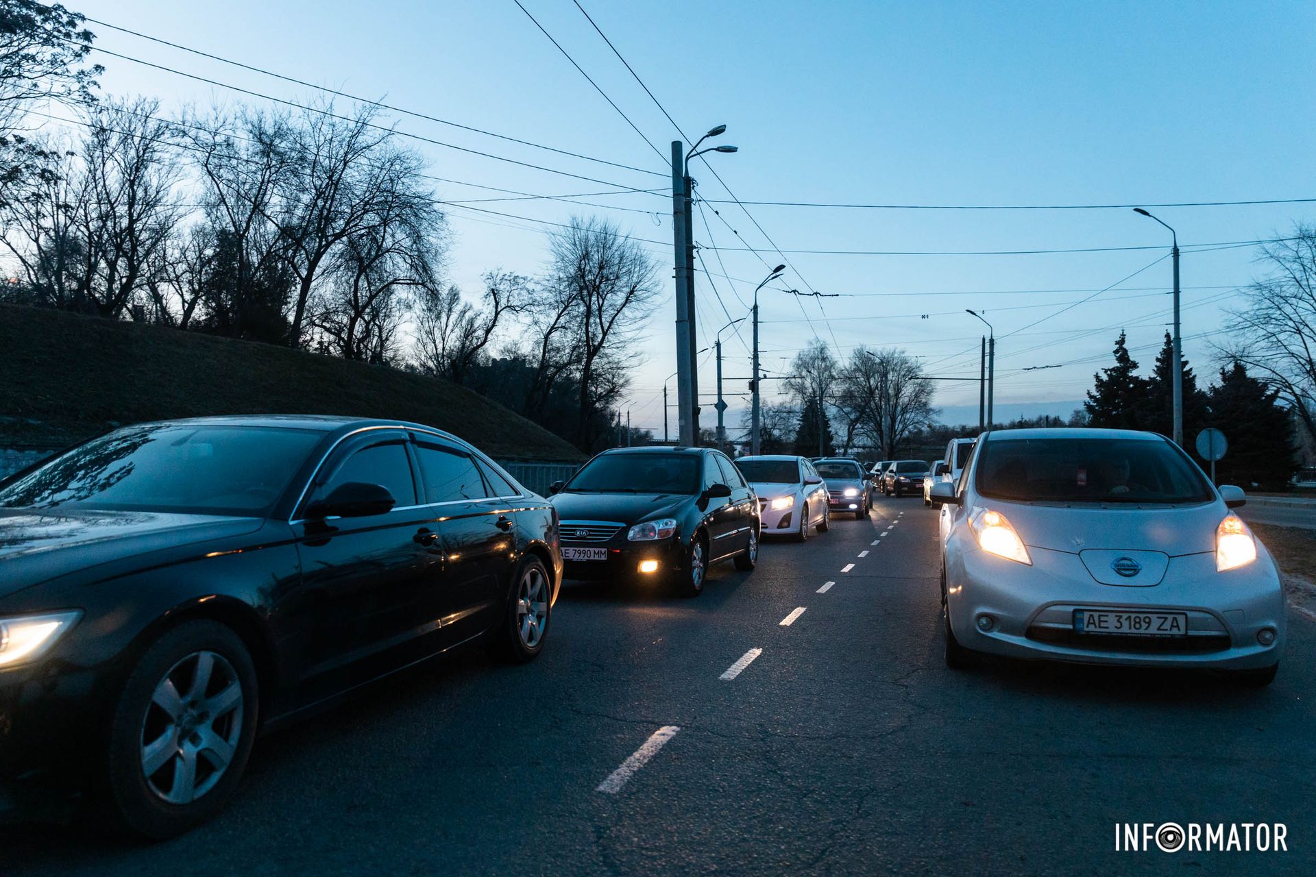 Утворився величезний затор. Утворився величезний затор.