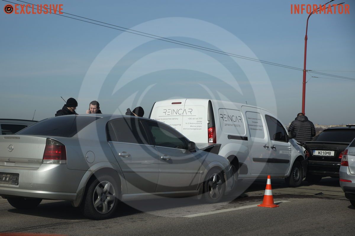 В одній із ДТП зіткнулися зіткнулись Opel, Renault та Mersedes