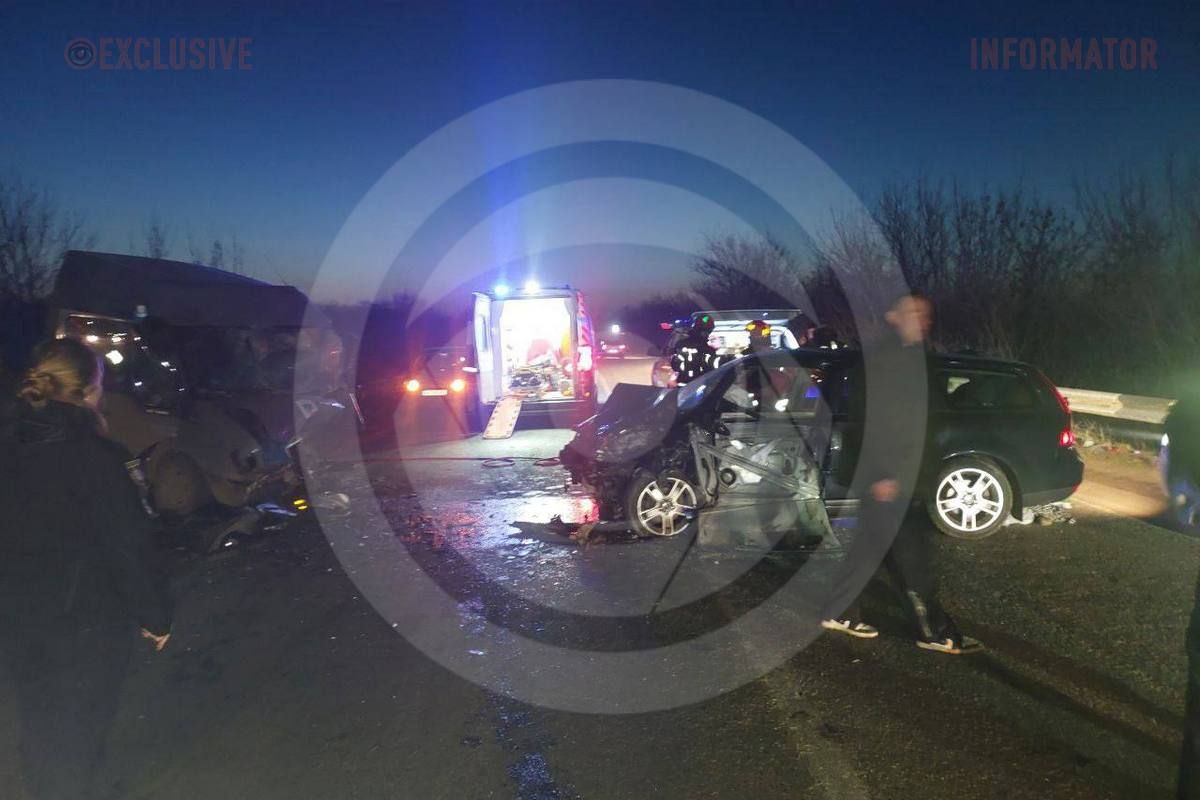 29 лютого на трасі у Дніпропетровській області сталася смертельна аварія 29 лютого на трасі у Дніпропетровській області сталася смертельна аварія