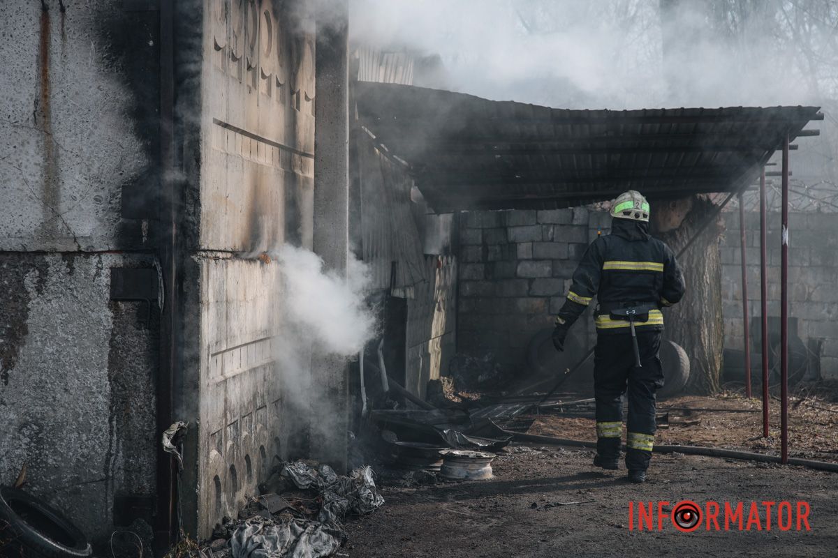 Огонь начал быстро распространяться