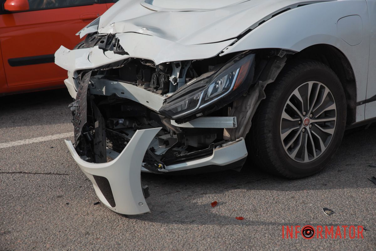 . Hyundai повертав і в нього ззаду врізався Jaguar