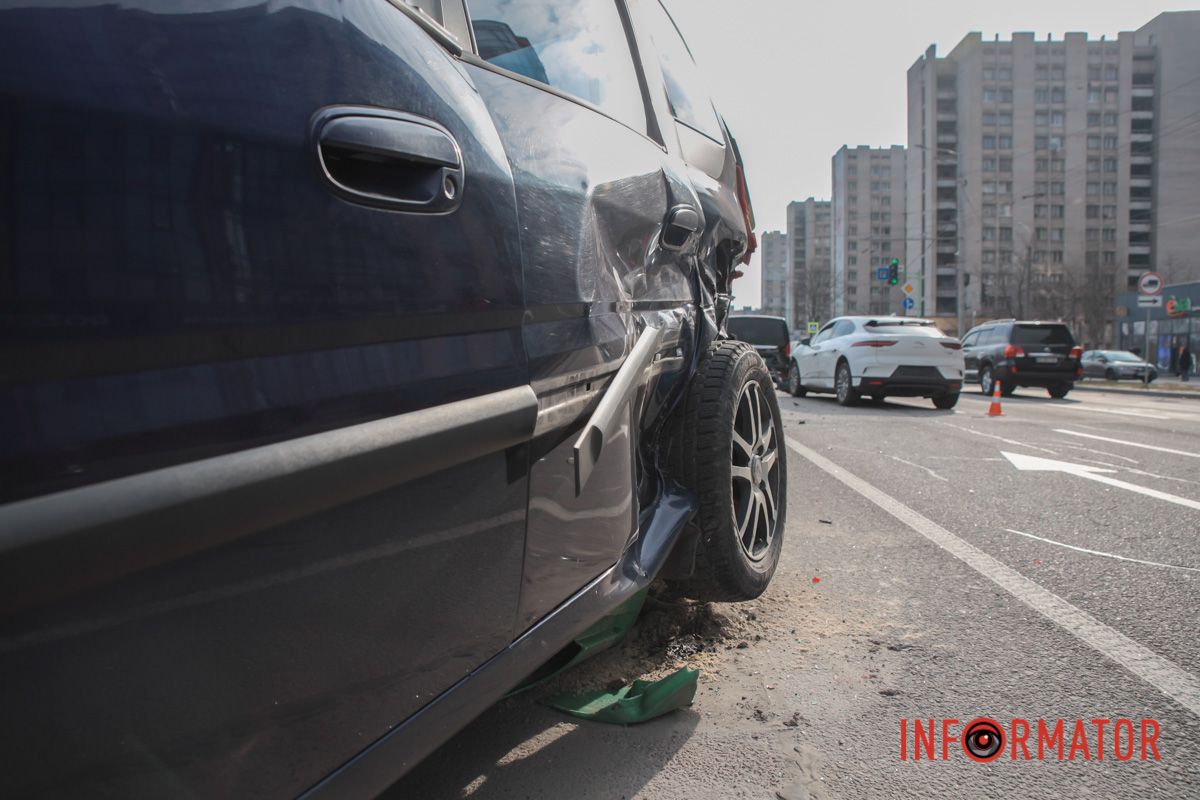 Дотримуйтесь ПДР