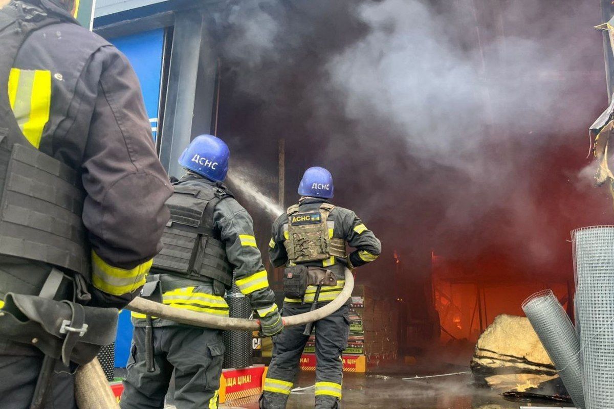 Задействовано было 70 спасателей и 19 единиц пожарно-спасательной техники