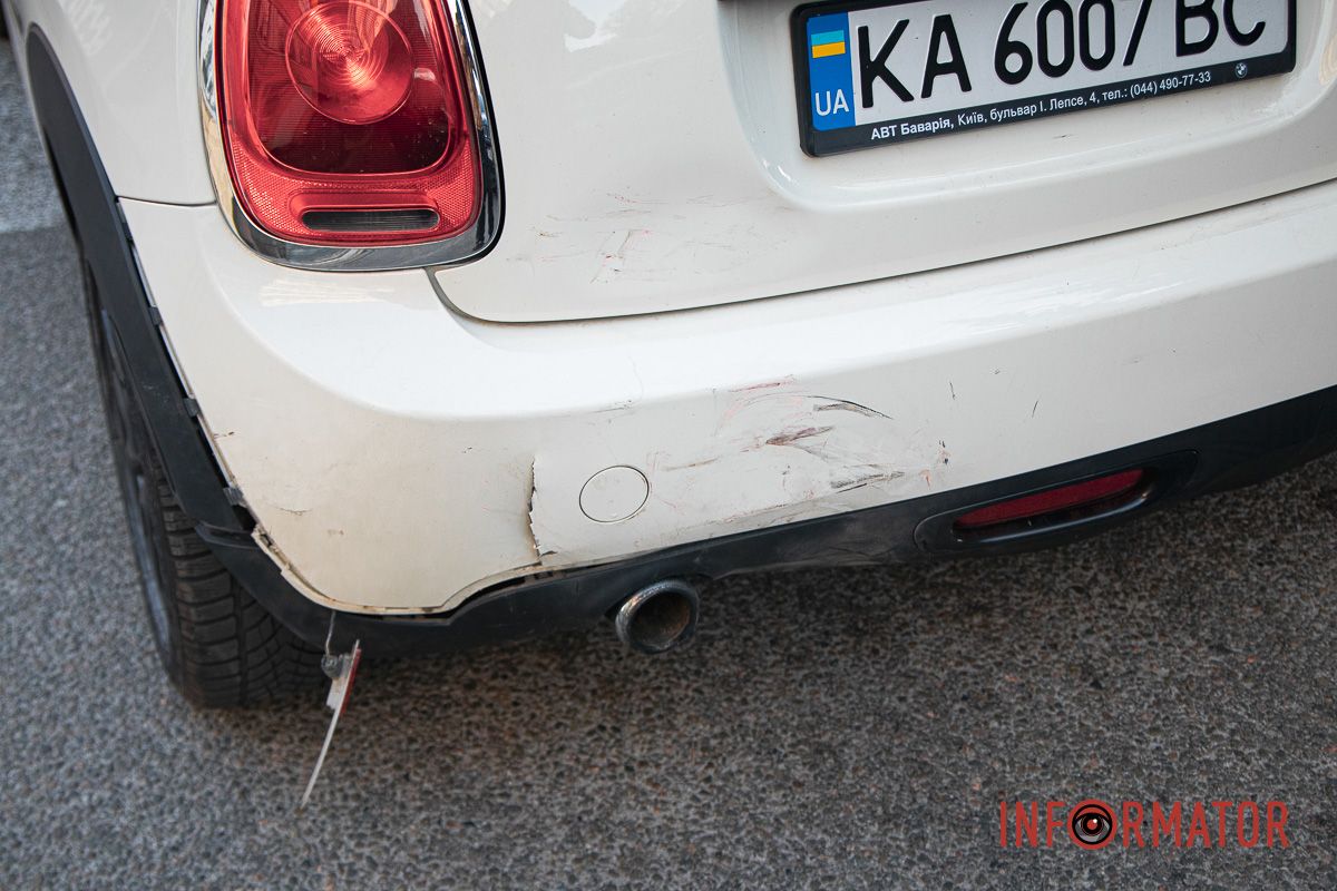 Усі учасники руху стояли на світлофорі на Паторжинського Усі учасники руху стояли на світлофорі на Паторжинського