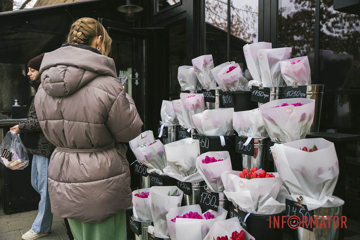 Тюльпаны за 3 тысячи гривен заказывали?