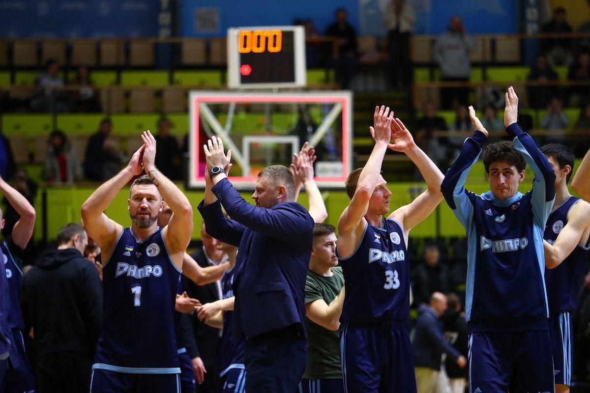 "Прометей" 64:65 "Дніпро" "Прометей" 64:65 "Дніпро"