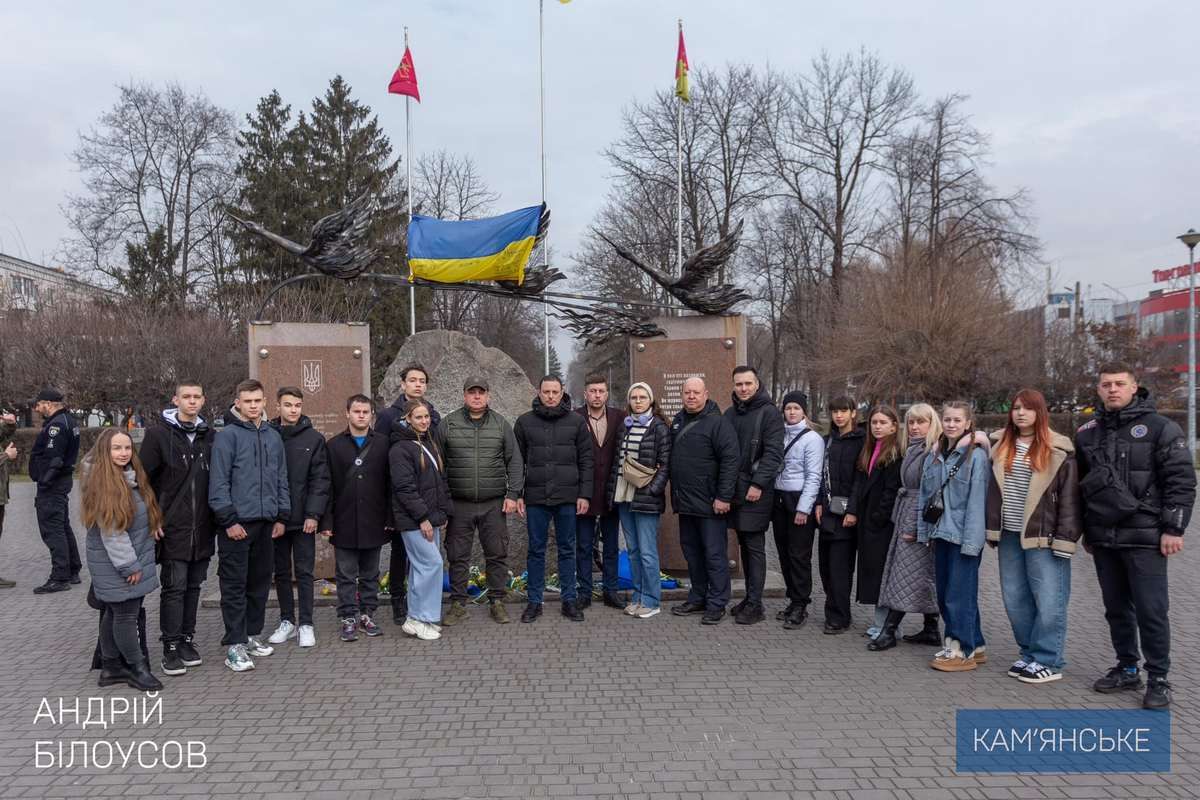 Андрей Билоусов, Олег Гапич, Максим Чехута, полицейские, спасатели, молодежь Андрей Билоусов, Олег Гапич, Максим Чехута, полицейские, спасатели, молодежь
