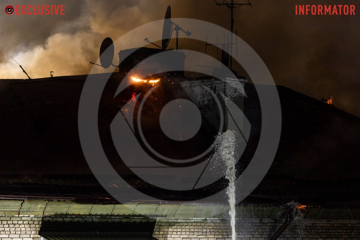 Задействованы не менее 5 единиц пожарно-спасательной техники