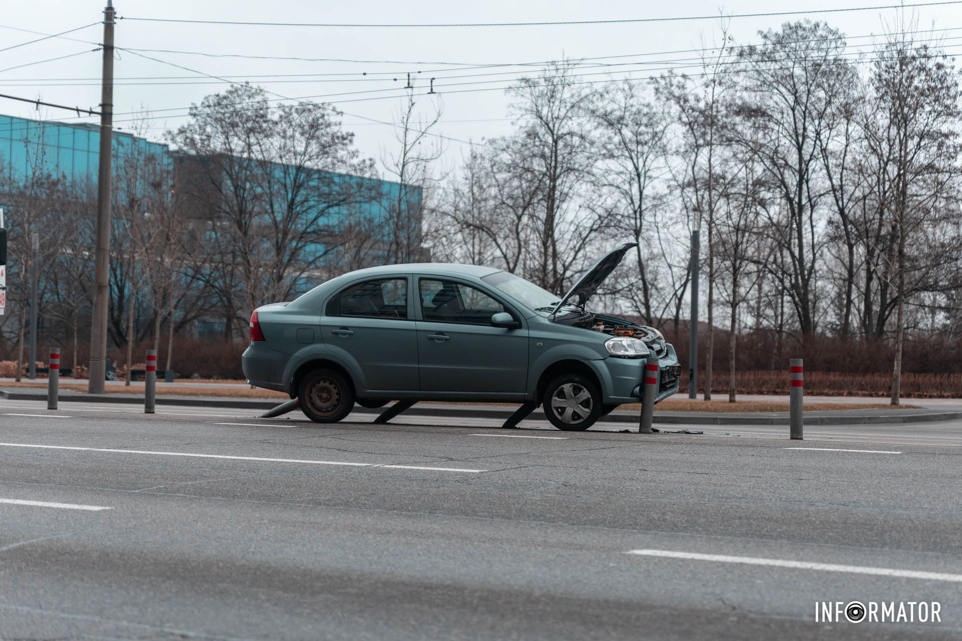 В районе гостиницы 