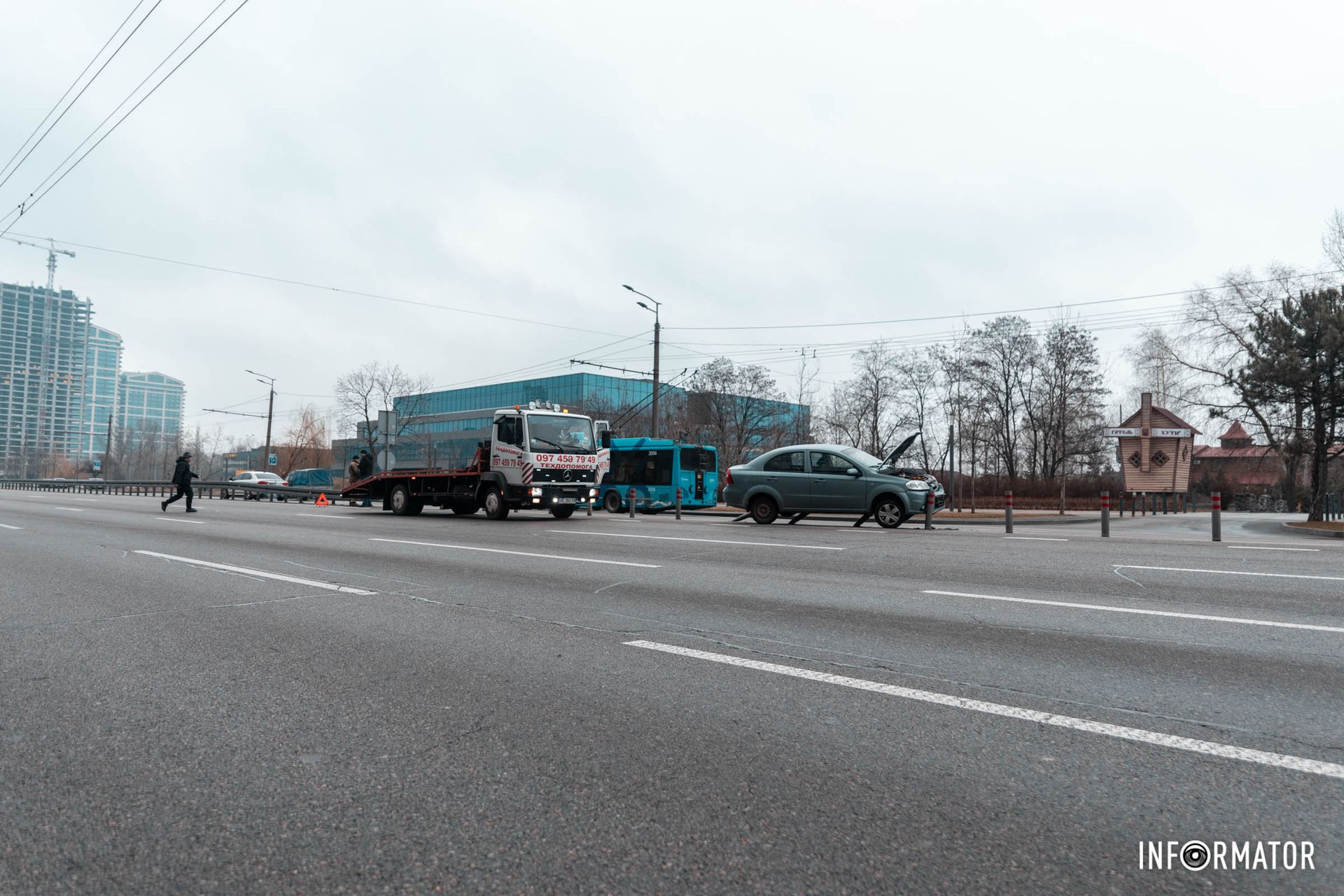 В пятницу, 15 марта, в Днепре на Набережной Победы произошло ДТП