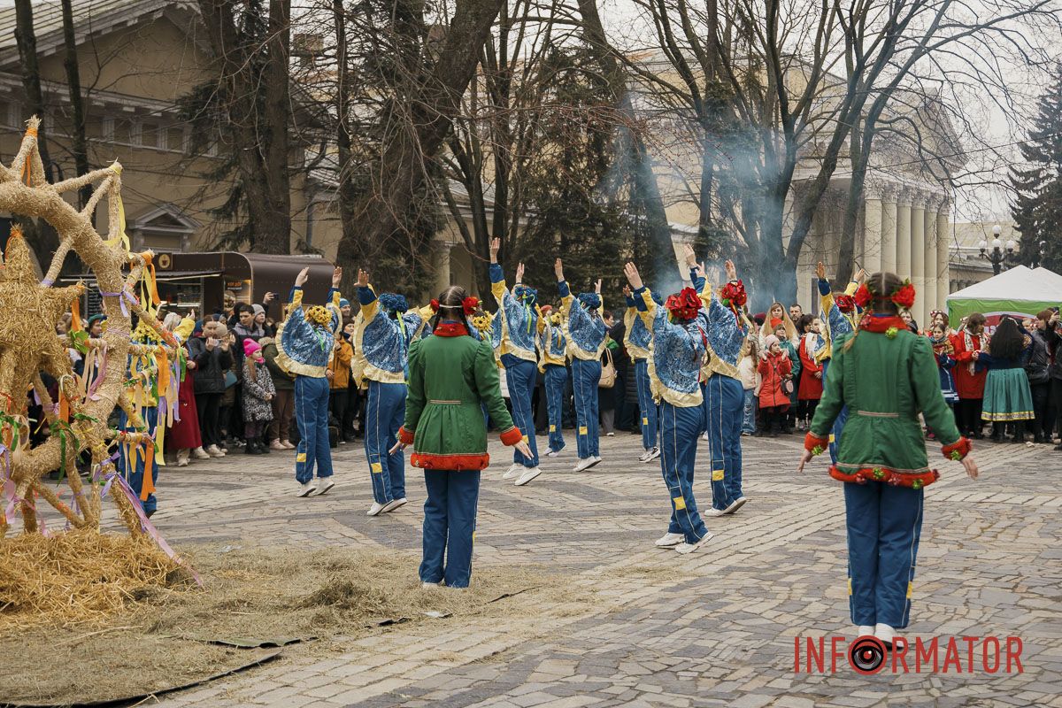 Він був присвячений Масниці або Колодію Він був присвячений Масниці або Колодію