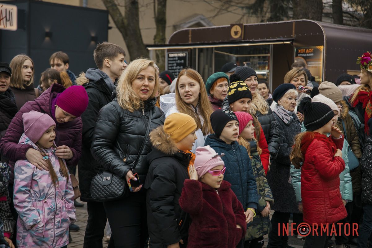 Святкування проходило прямо на вході у центральний парк Шевченка Святкування проходило прямо на вході у центральний парк Шевченка