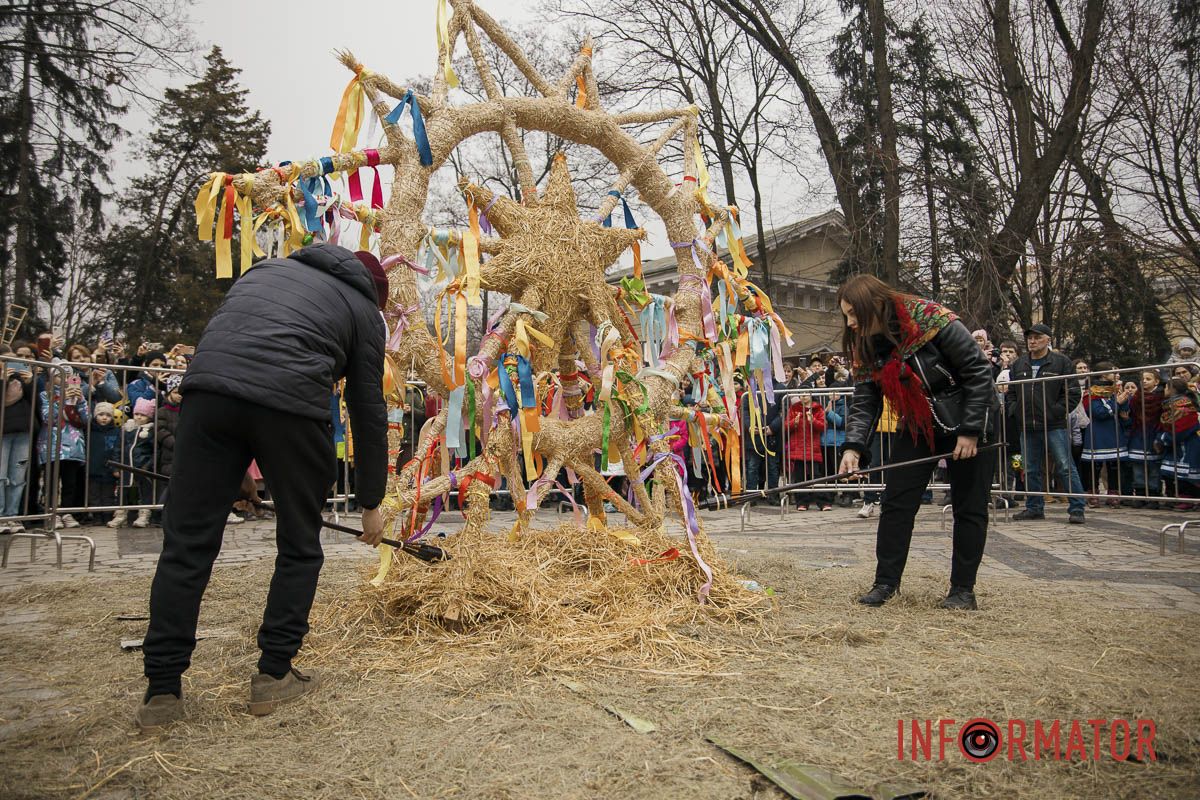 Вогнище огородили парканом Вогнище огородили парканом