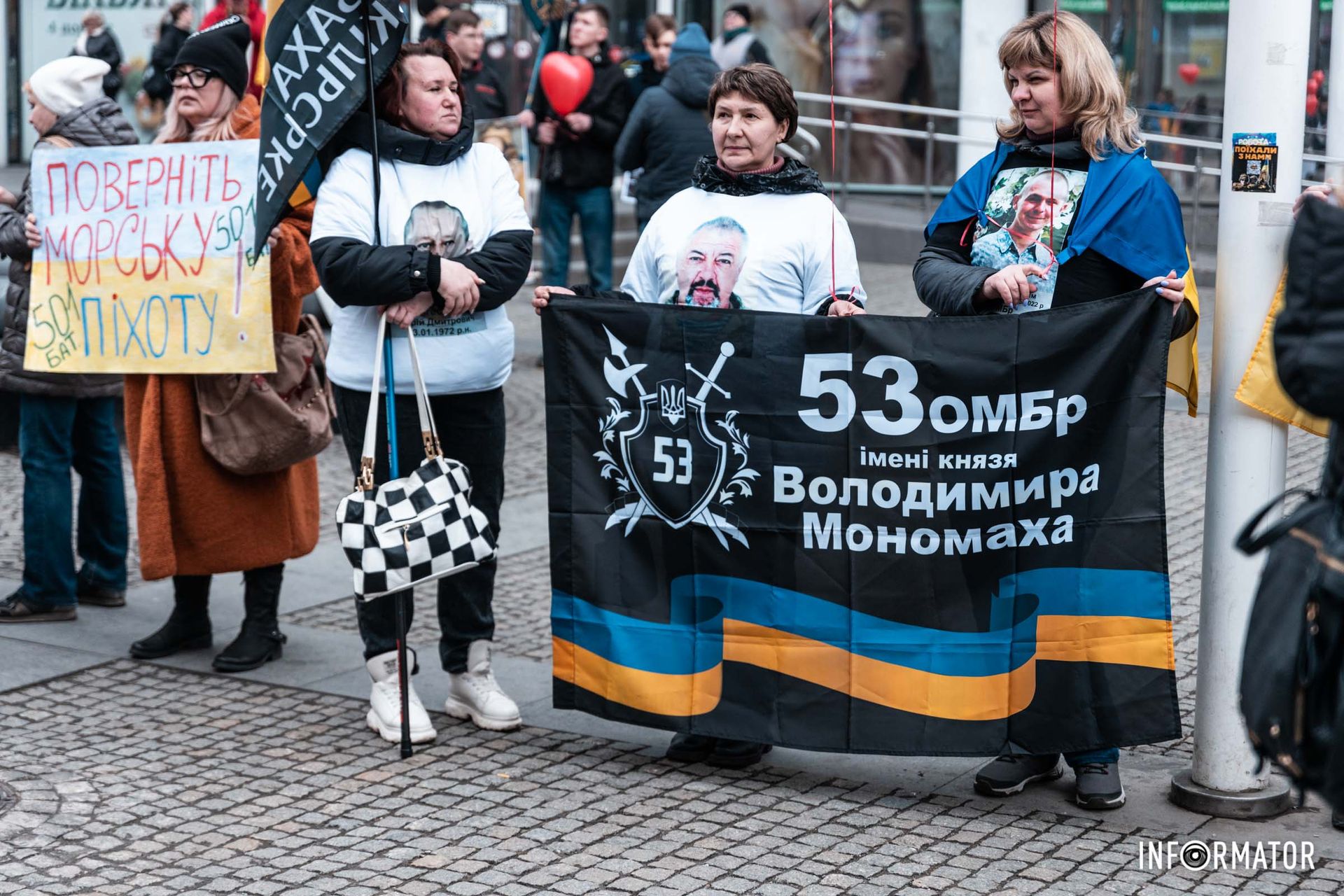 Вони організували мирну акцію, як нагадування міжнародному суспільству про військових у полоні Вони організували мирну акцію, як нагадування міжнародному суспільству про військових у полоні