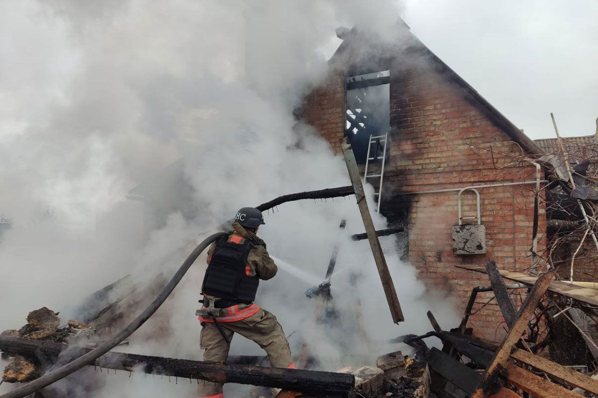 Враг ударил по Никопольскому району дронами-камикадзе и тяжелой артиллерии Враг ударил по Никопольскому району дронами-камикадзе и тяжелой артиллерии