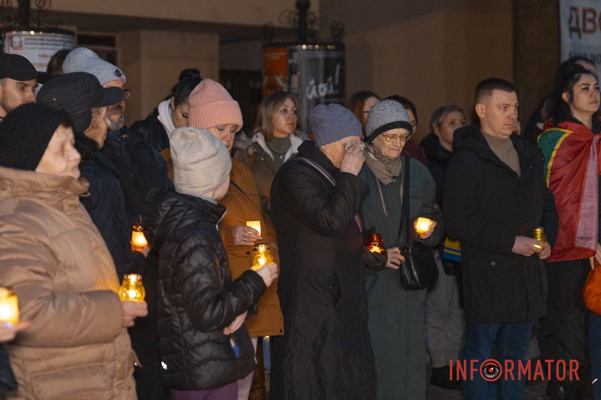 Тогда россияне сбросили бомбу на драматический театр в Мариуполе