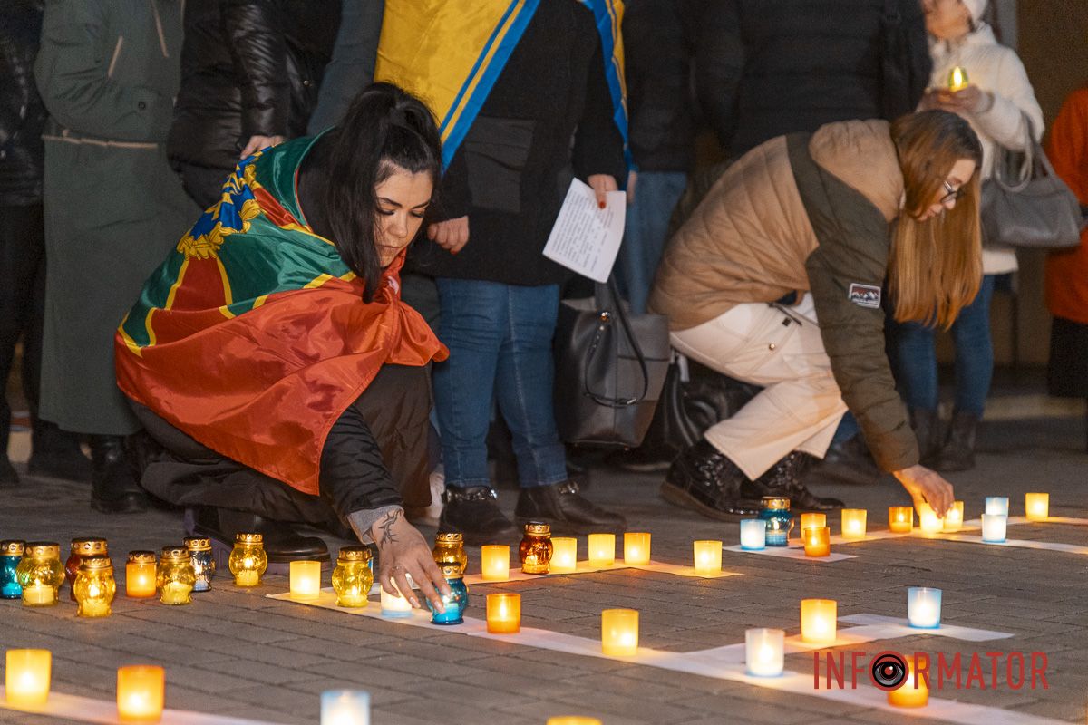 16 марта 2022 года россияне сбросили бомбу на театр