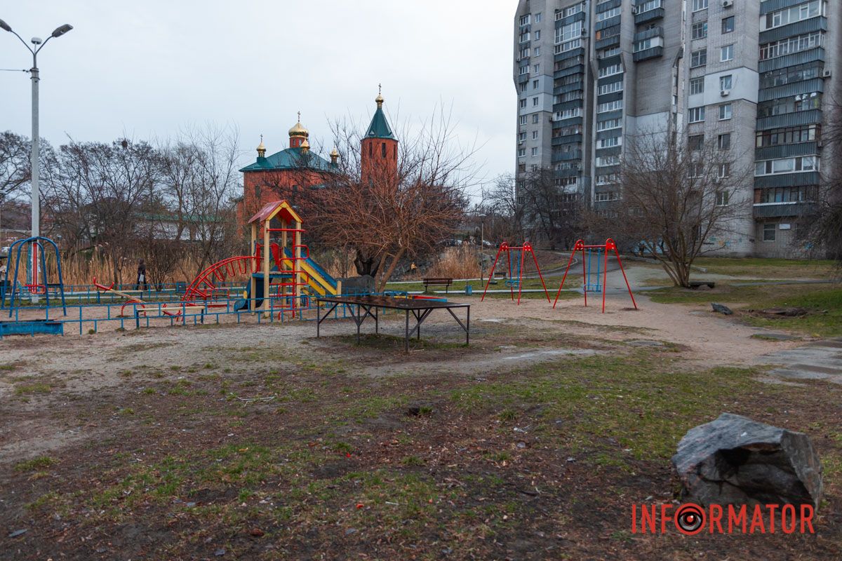 Рядом находится озеро