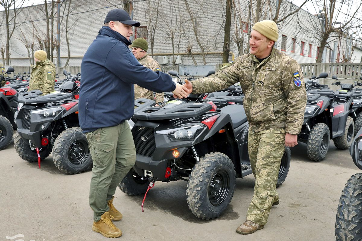Усі квадроцикли високопрохідні, адже мають колісну формулу 4х4 та потужні двигуни Усі квадроцикли високопрохідні, адже мають колісну формулу 4х4 та потужні двигуни