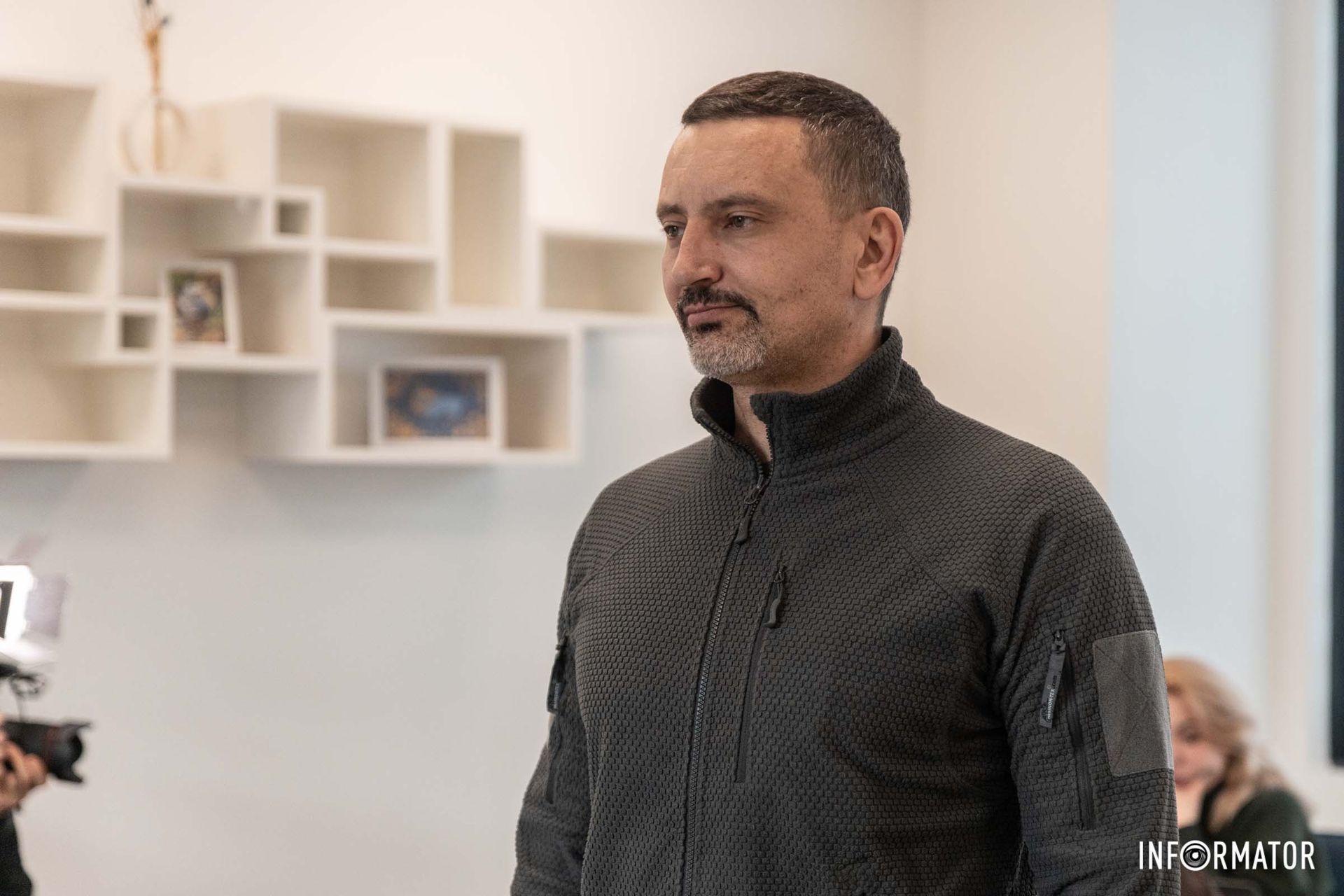 У середу, 20 березня, у Дніпрі на Слобожанському проспекті відкрили перший центр рекрутингу української армії