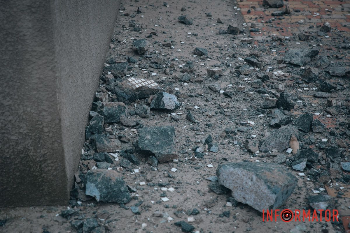 В городе повреждено 10 многоэтажек и 6 частных домов