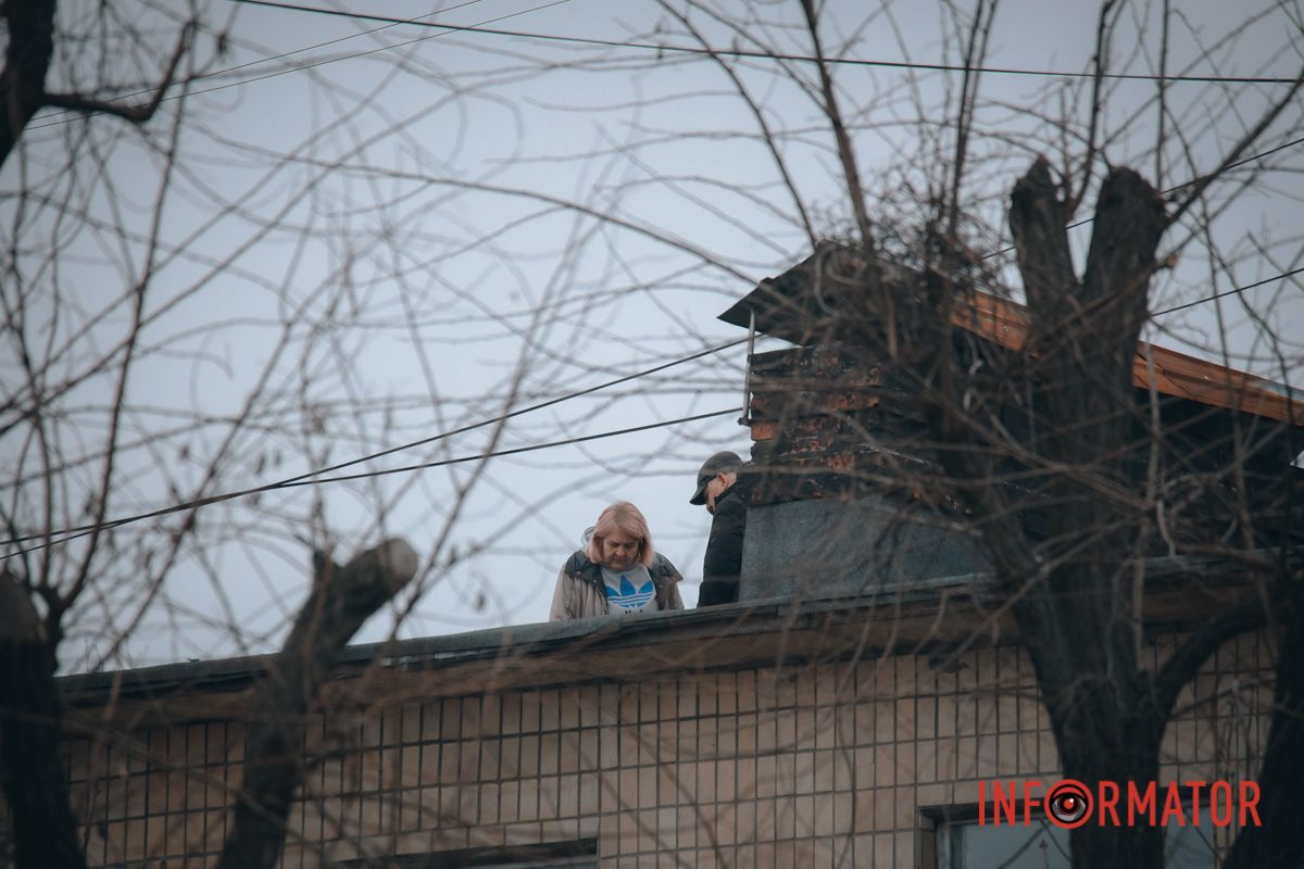 Осматривают состояние крыши