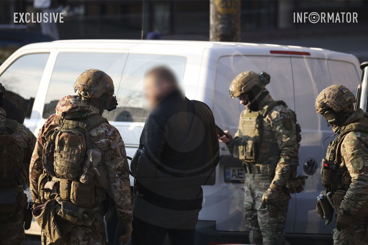 Проехать можно только левой полосой