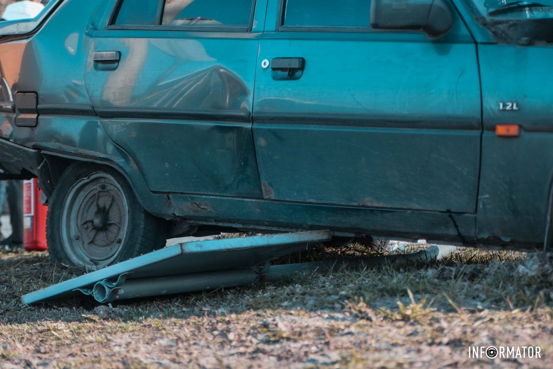 На вʼїзді на АЗС “БРСМ” зіткнулись Volkswagen та ЗАЗ