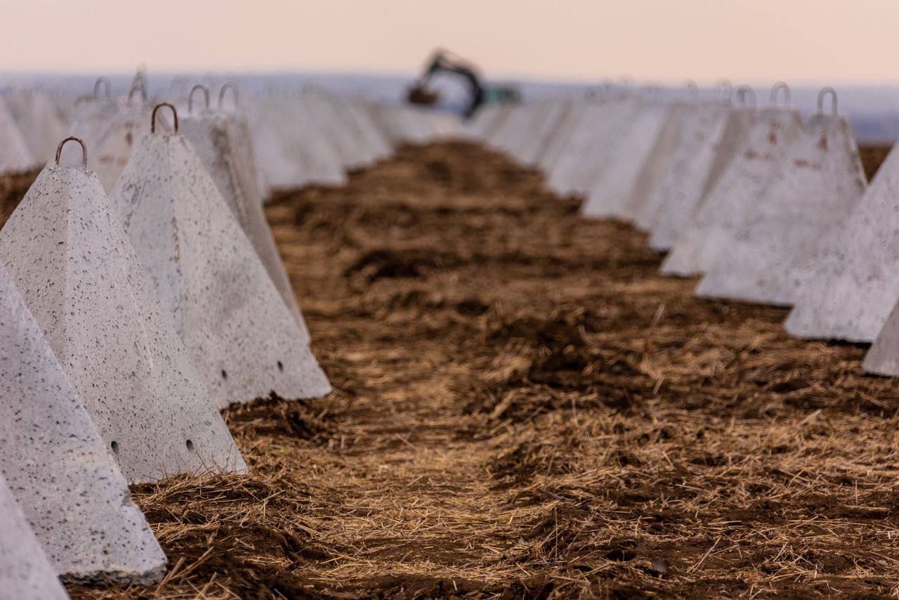 У Дніпропетровській області активно проводять будівництво фортифікацій У Дніпропетровській області активно проводять будівництво фортифікацій