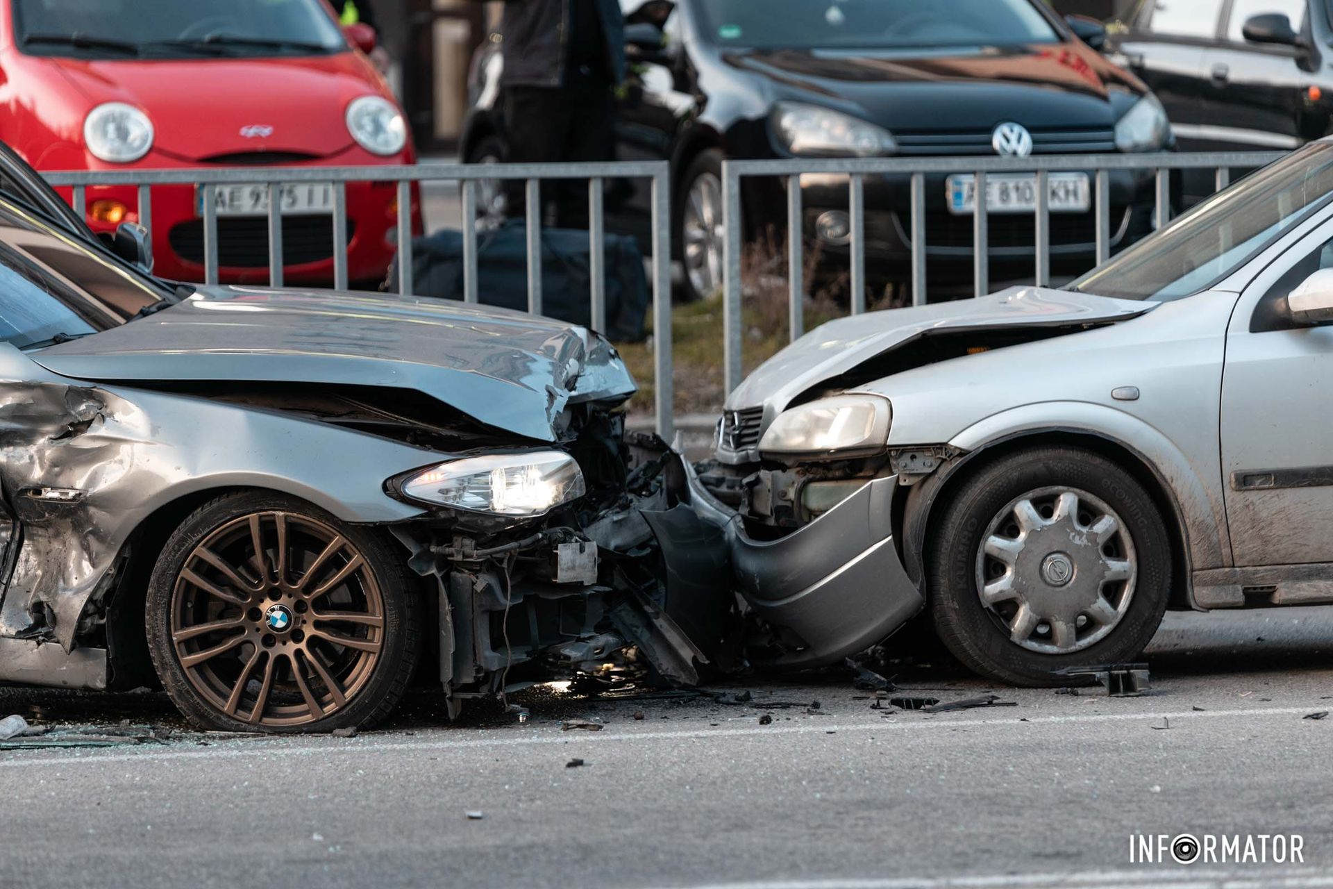 BMW столкнулся с Opel BMW столкнулся с Opel