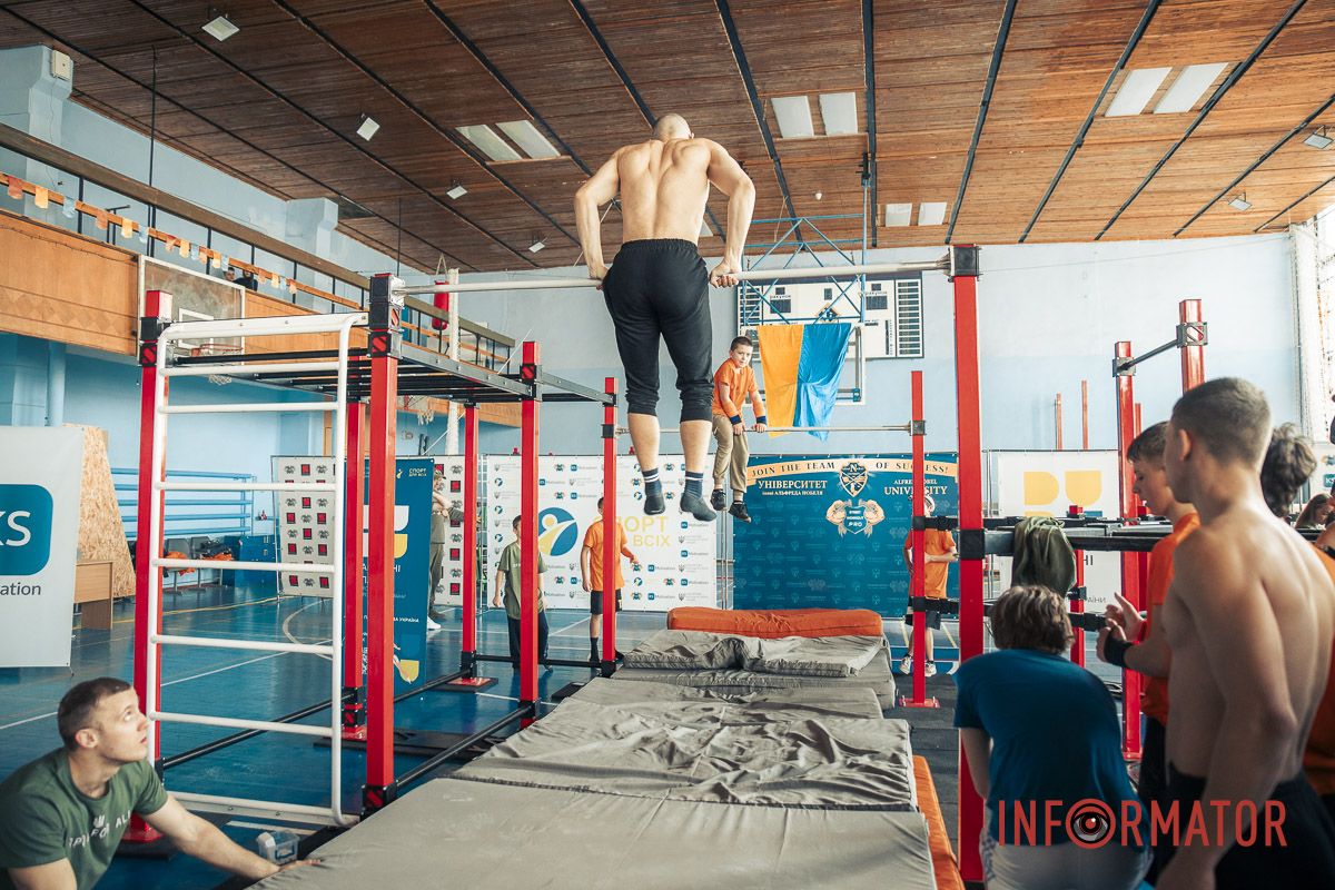 В Днепре проходил чемпионат Украины по воркауту среди любителей В Днепре проходил чемпионат Украины по воркауту среди любителей