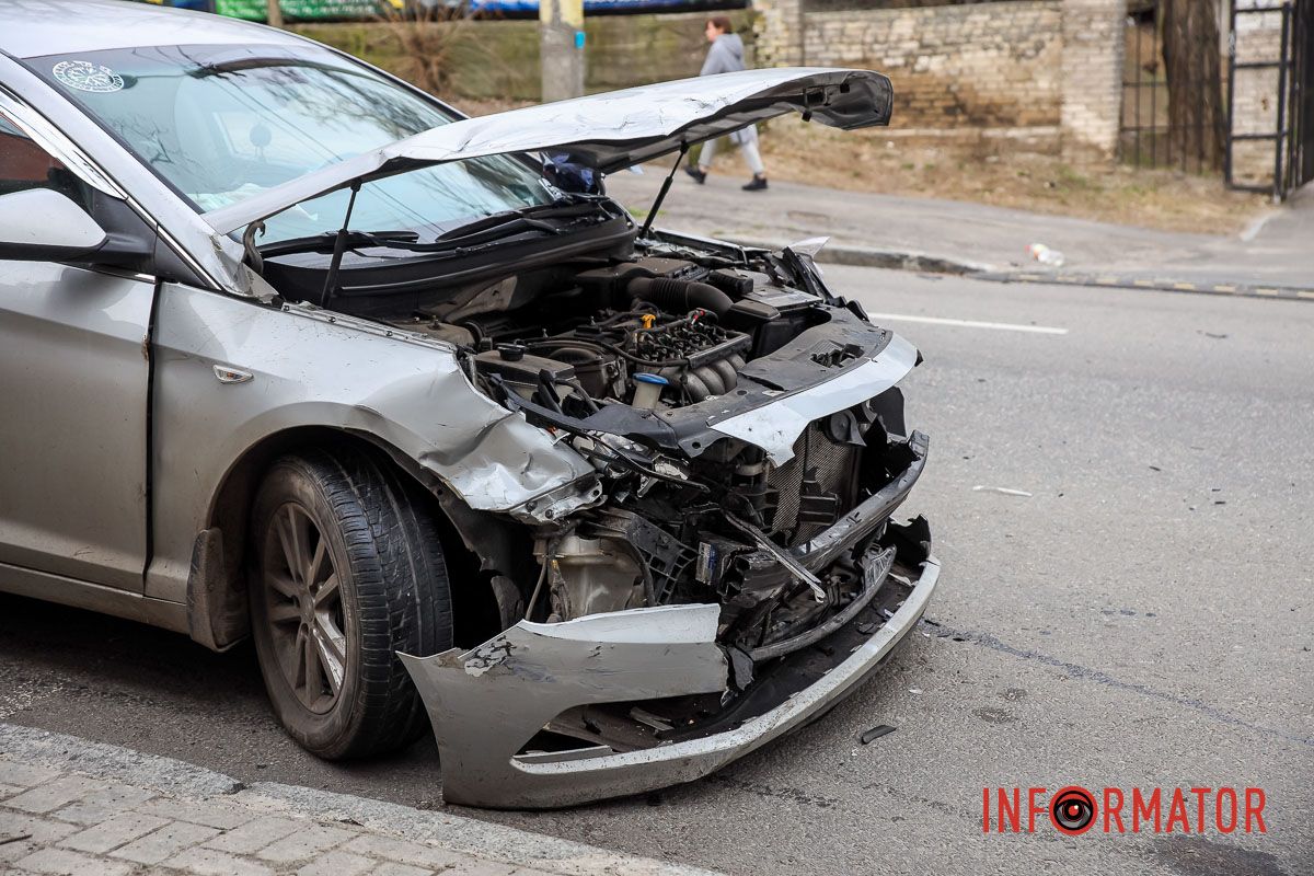 В понедельник, 25 марта, на улице Сечевых Стрельцов произошла авария