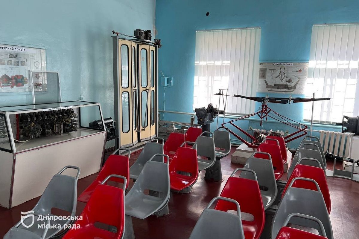 Курсы длятся три месяца и одну неделю Курсы длятся три месяца и одну неделю